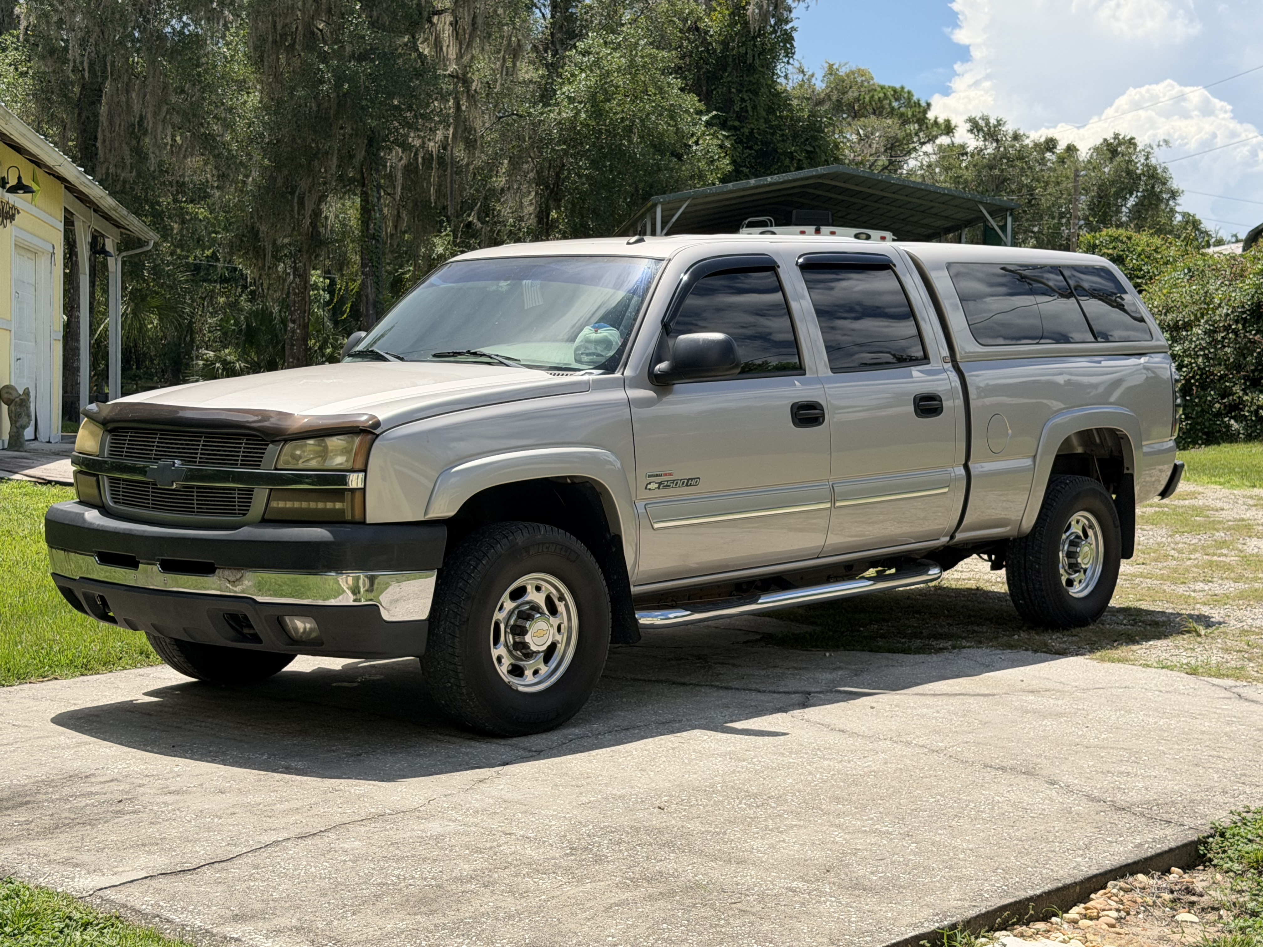 Used 2004 Chevrolet Silverado 2500 LT w/ Heavy-Duty Power Package RWD image 1