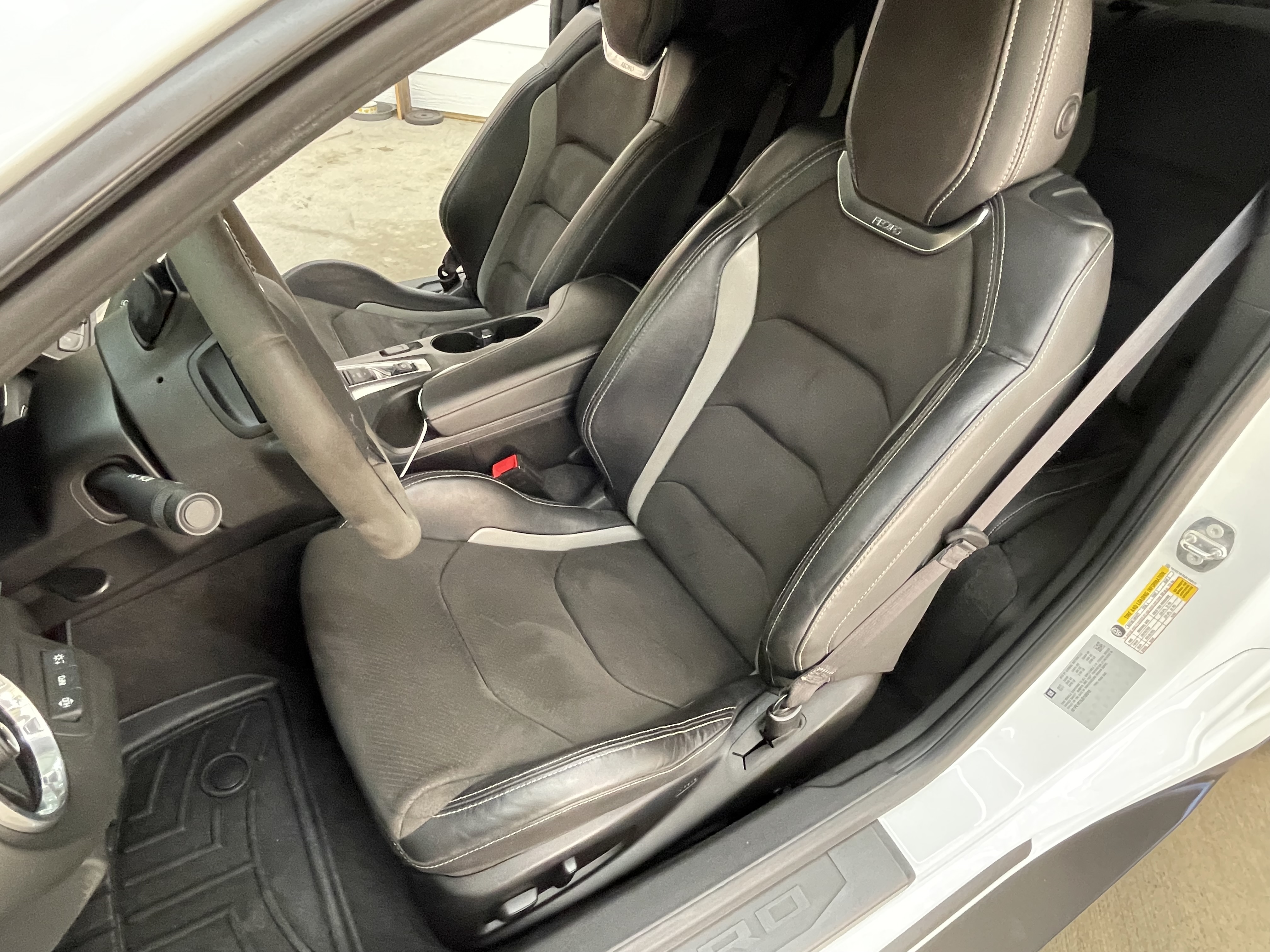 Used 2018 Chevrolet Camaro SS RWD image 8