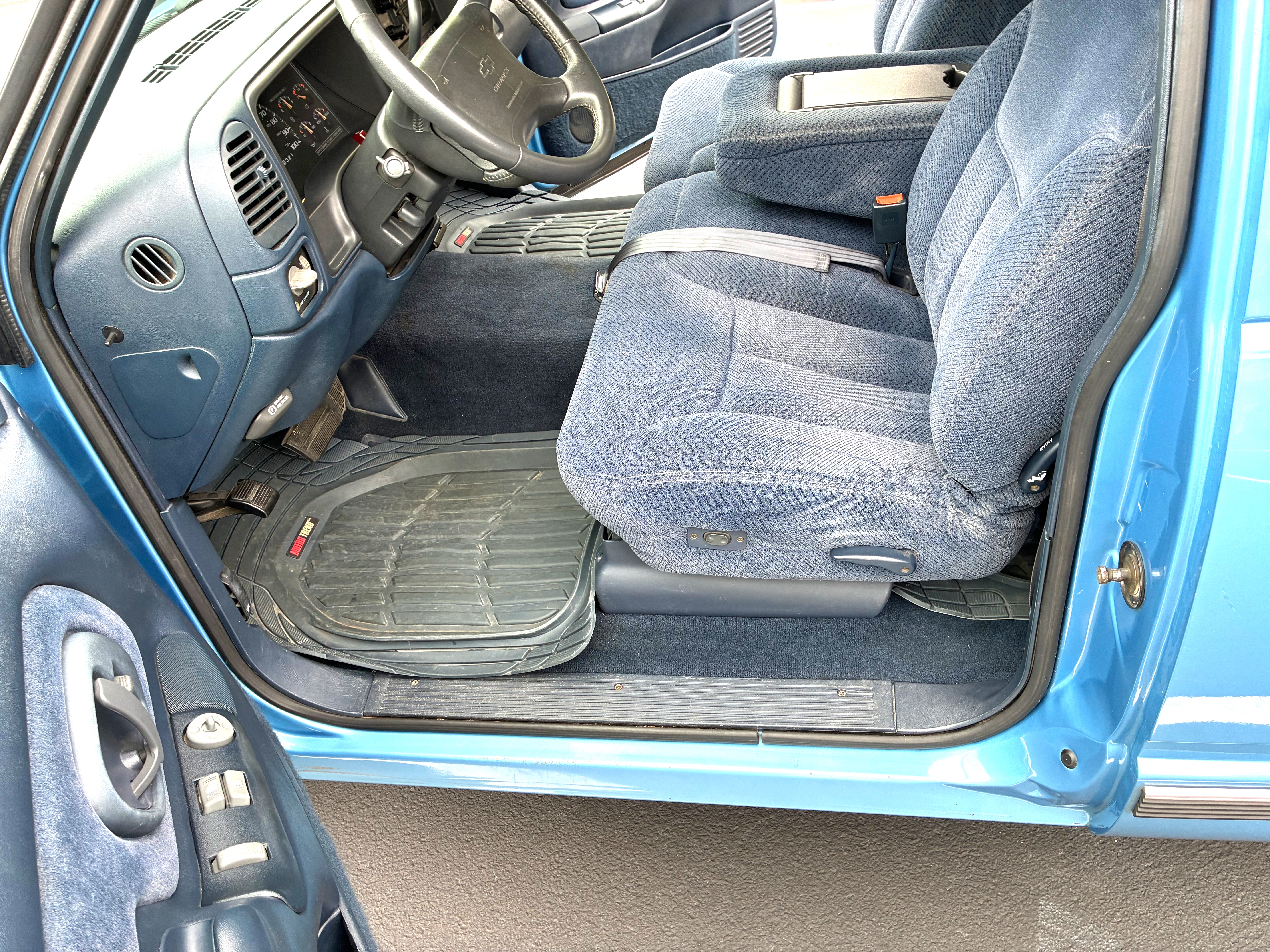 Used 1997 Chevrolet Silverado 1500 2WD Extended Cab w/ Preferred Equipment Group 2 image 26