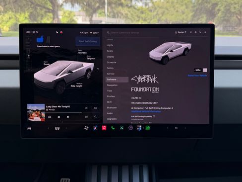 Used 2024 Tesla Cybertruck AWD Crew Cab image 32