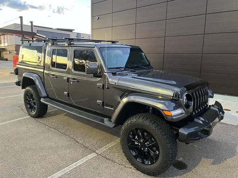 Used 2021 Jeep Gladiator Overland image 19
