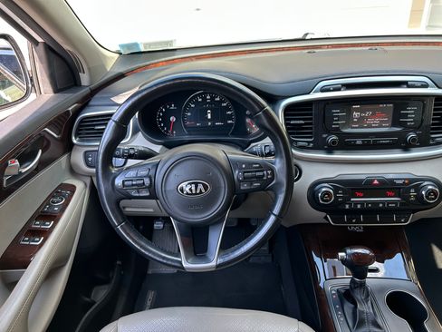 Used 2016 Kia Sorento EX w/ EX Premium Package image 6