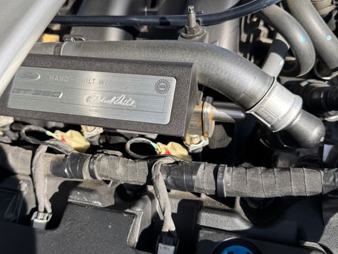 Used 2019 Ford Mustang Shelby GT350 w/ Technology Package image 9