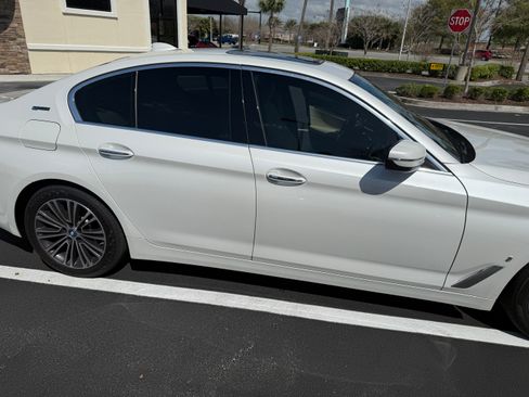Used 2018 BMW 530e w/ Premium Package 2 image 13