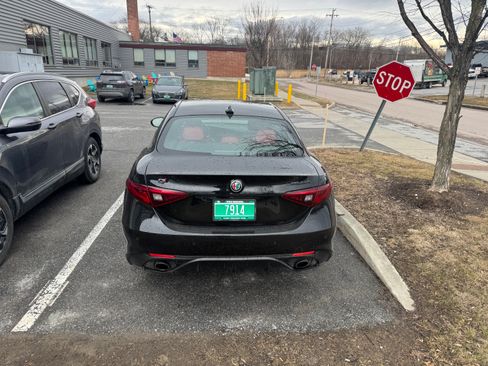 Used 2021 Alfa Romeo Giulia Ti Sport image 17