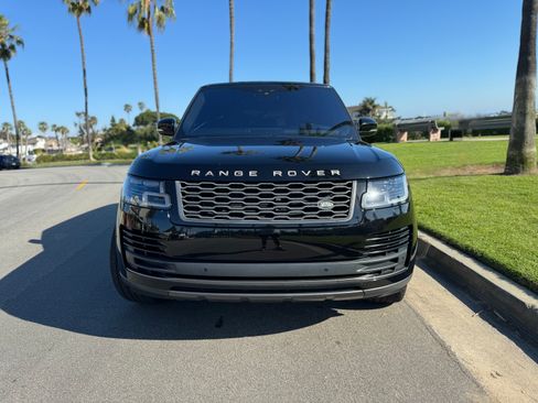 Used 2020 Land Rover Range Rover image 2