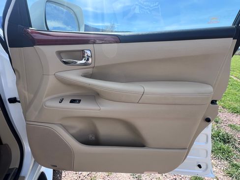Used 2010 Lexus LX 570 4WD image 15