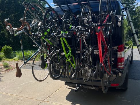 Used 2017 Mercedes-Benz Sprinter 2500 image 1