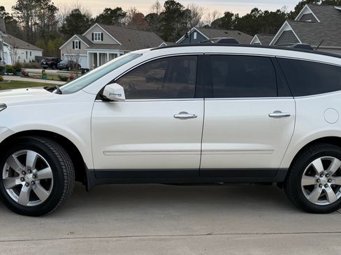 Used 2015 Chevrolet Traverse LTZ image 1