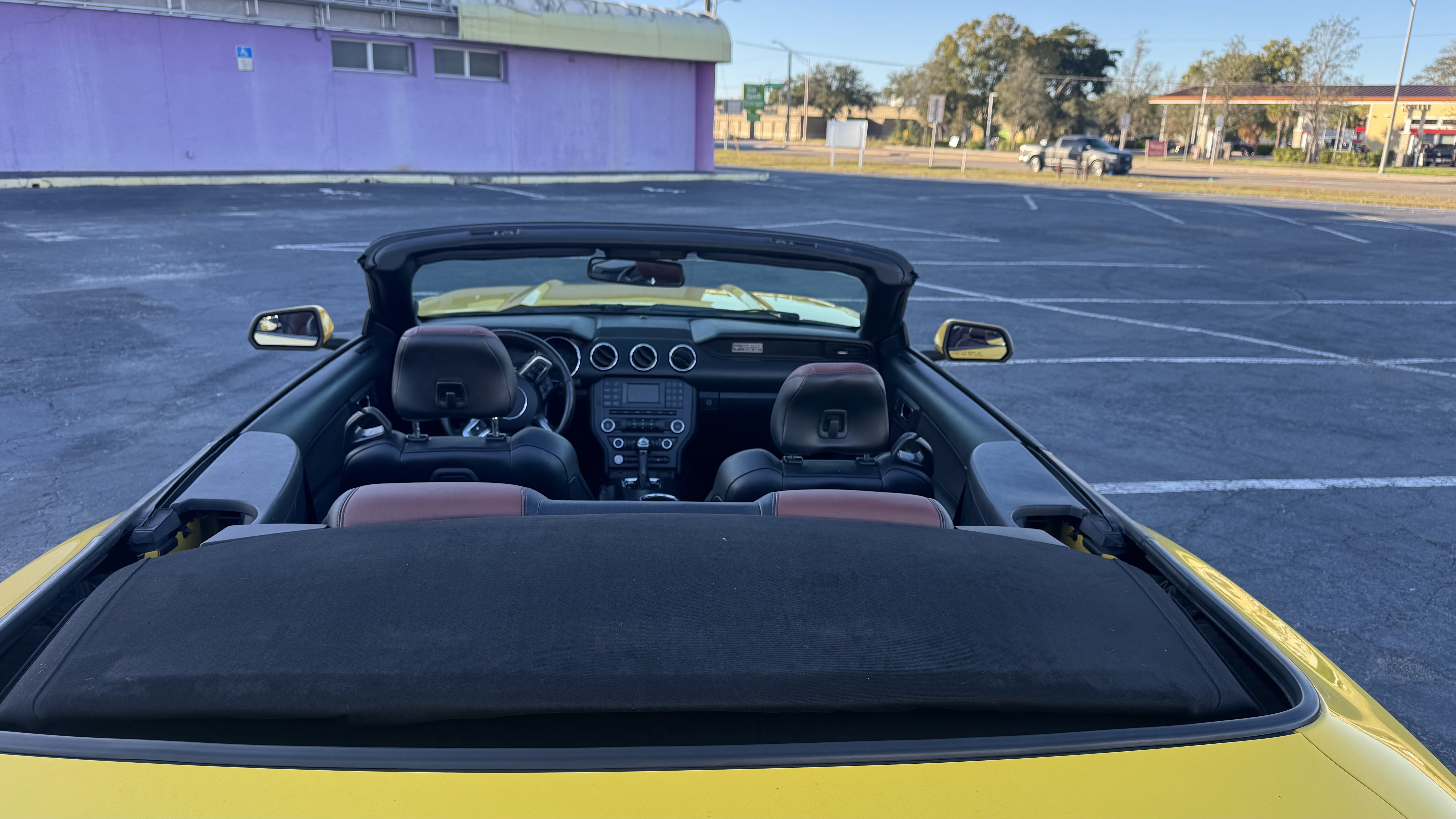 Used 2015 Ford Mustang Convertible RWD image 2