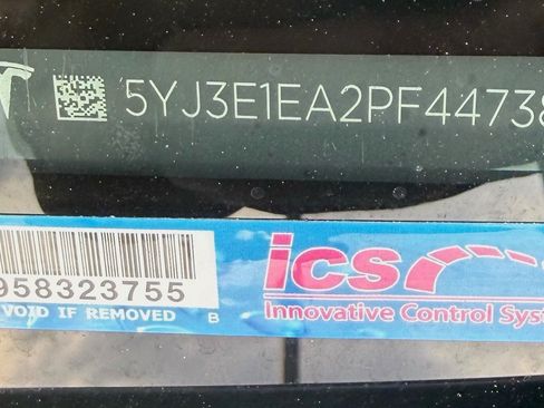 Used 2023 Tesla Model 3 Standard Range image 2