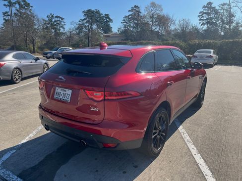 Used 2017 Jaguar F-PACE Prestige image 2