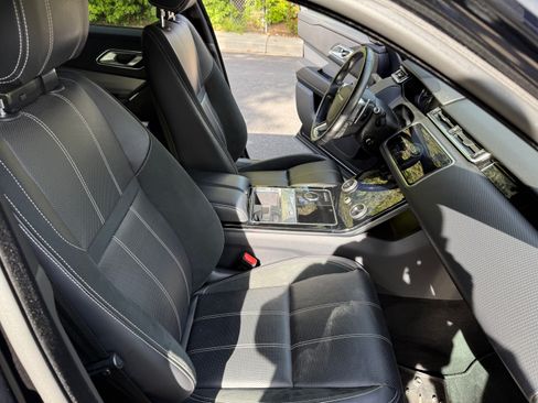 Used 2020 Land Rover Range Rover Velar R-Dynamic S image 4