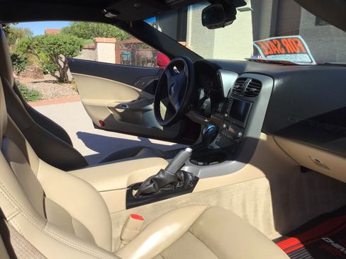 Used 2006 Chevrolet Corvette Coupe 2D w/ Preferred Equipment Group image 10