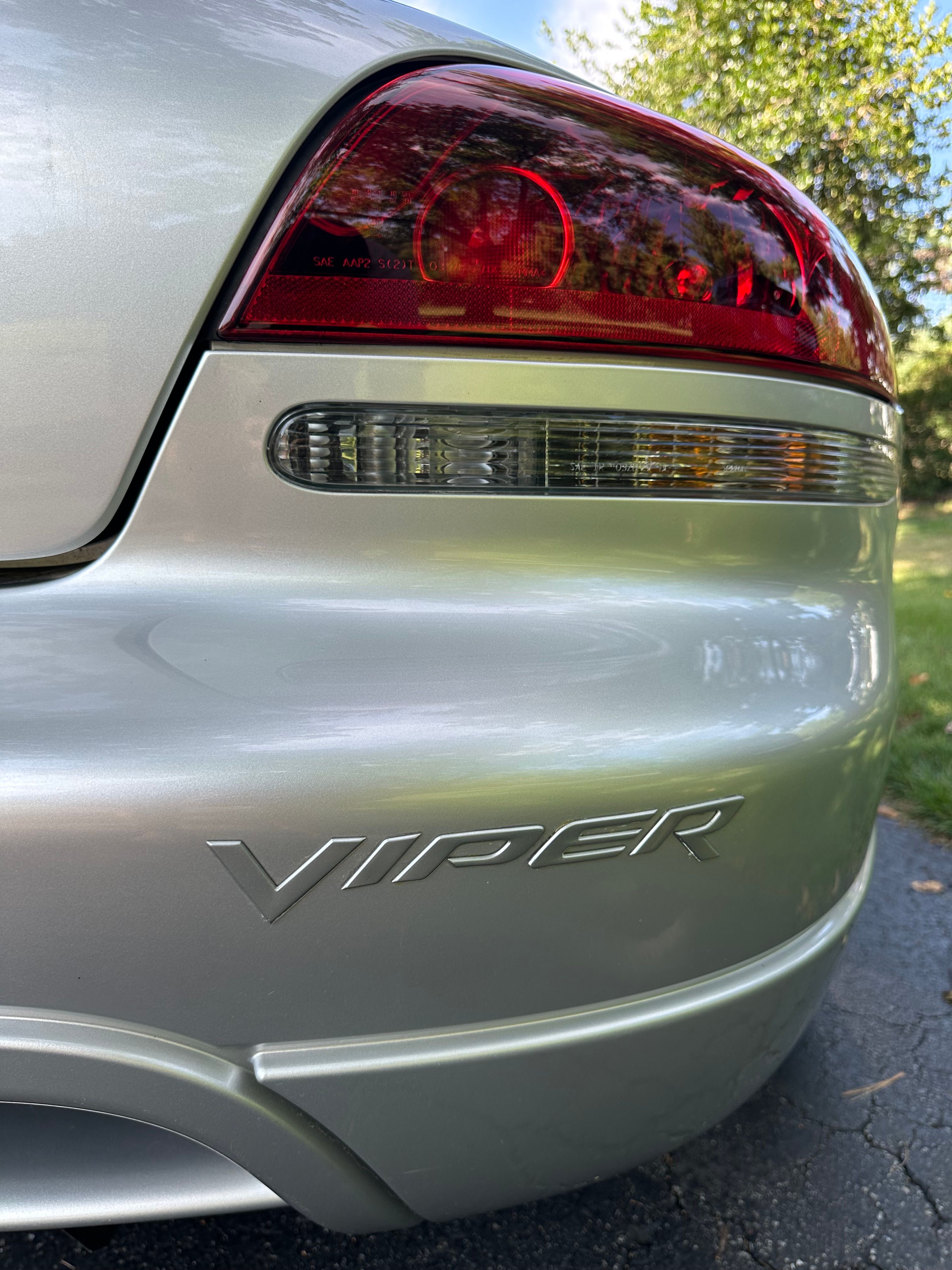 Used 2003 Dodge Viper SRT-10 RWD image 11
