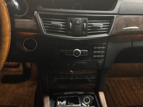 Used 2012 Mercedes-Benz E 350 4MATIC Sedan image 18