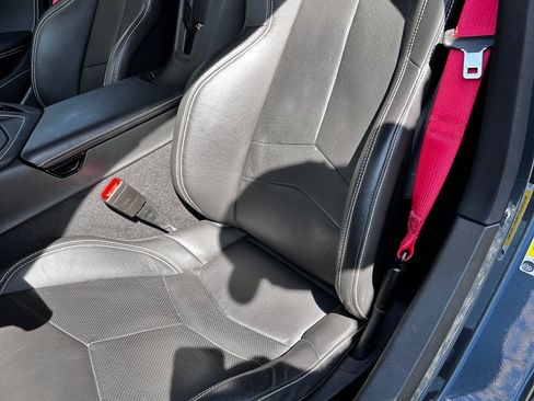 Used 2021 Chevrolet Corvette Stingray Preferred Cpe w/ Z51 Performance Package image 19