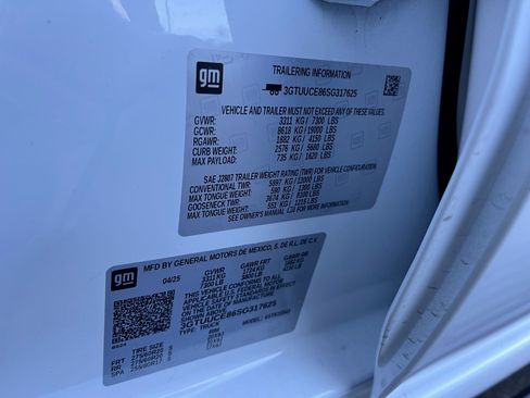 Used 2025 GMC Sierra 1500 Elevation w/ Elevation Premium Package image 17