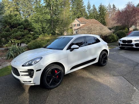 Used 2015 Porsche Macan Turbo image 6
