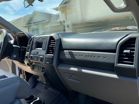 Used 2017 Ford F250 XL w/ Power Equipment Group AWD/4WD image 28