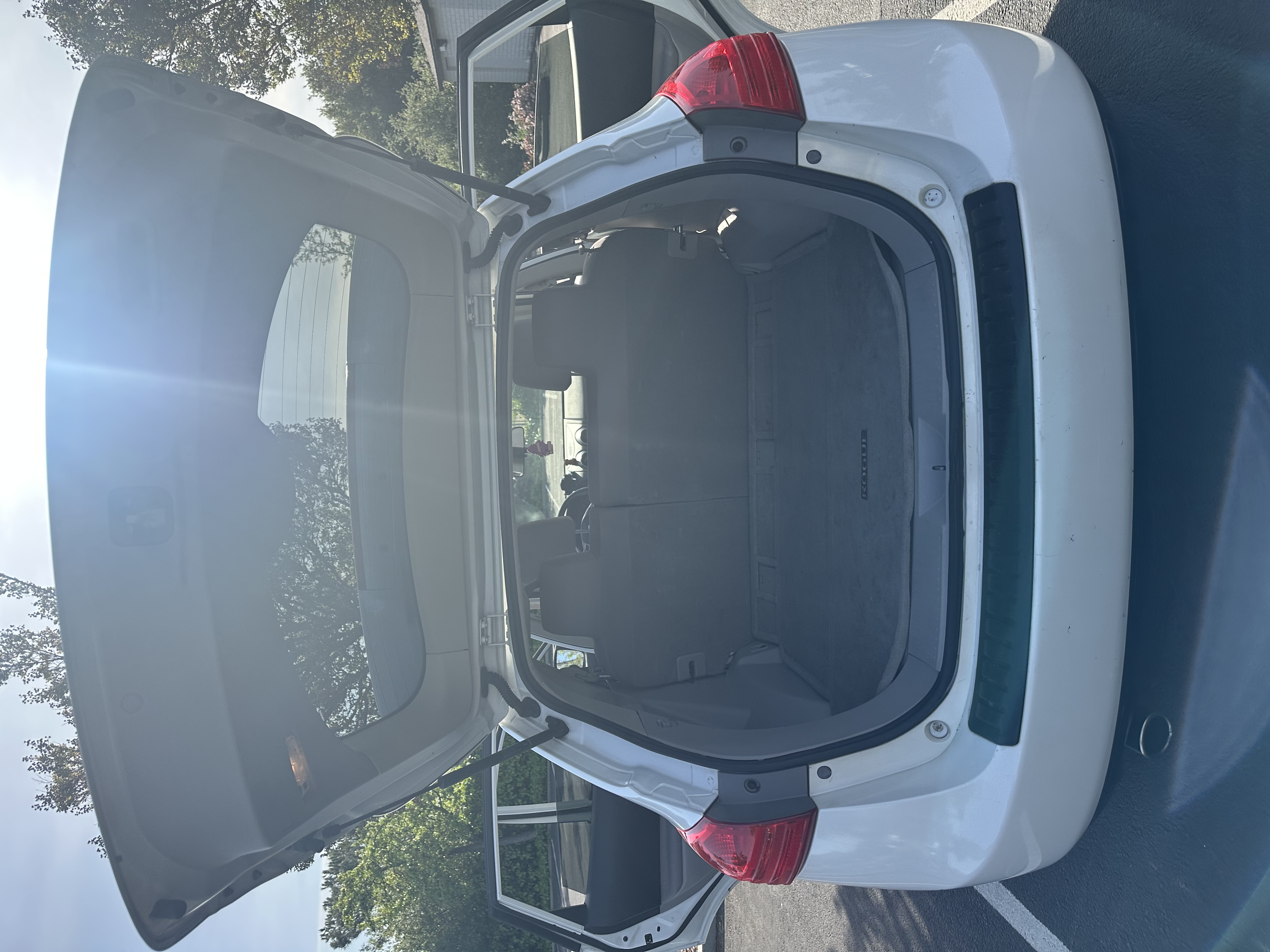 Used 2011 Nissan Rogue SV FWD image 5
