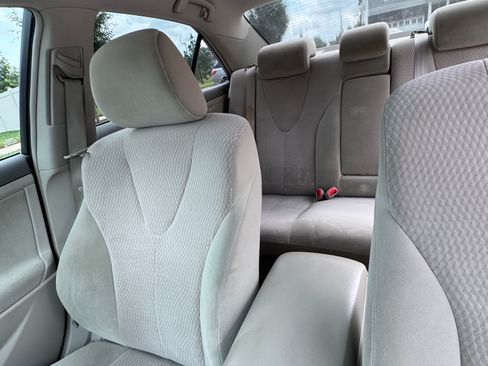Used 2011 Toyota Camry LE FWD image 17