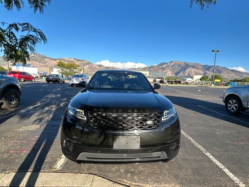 Used 2019 Land Rover Range Rover Velar S image 4