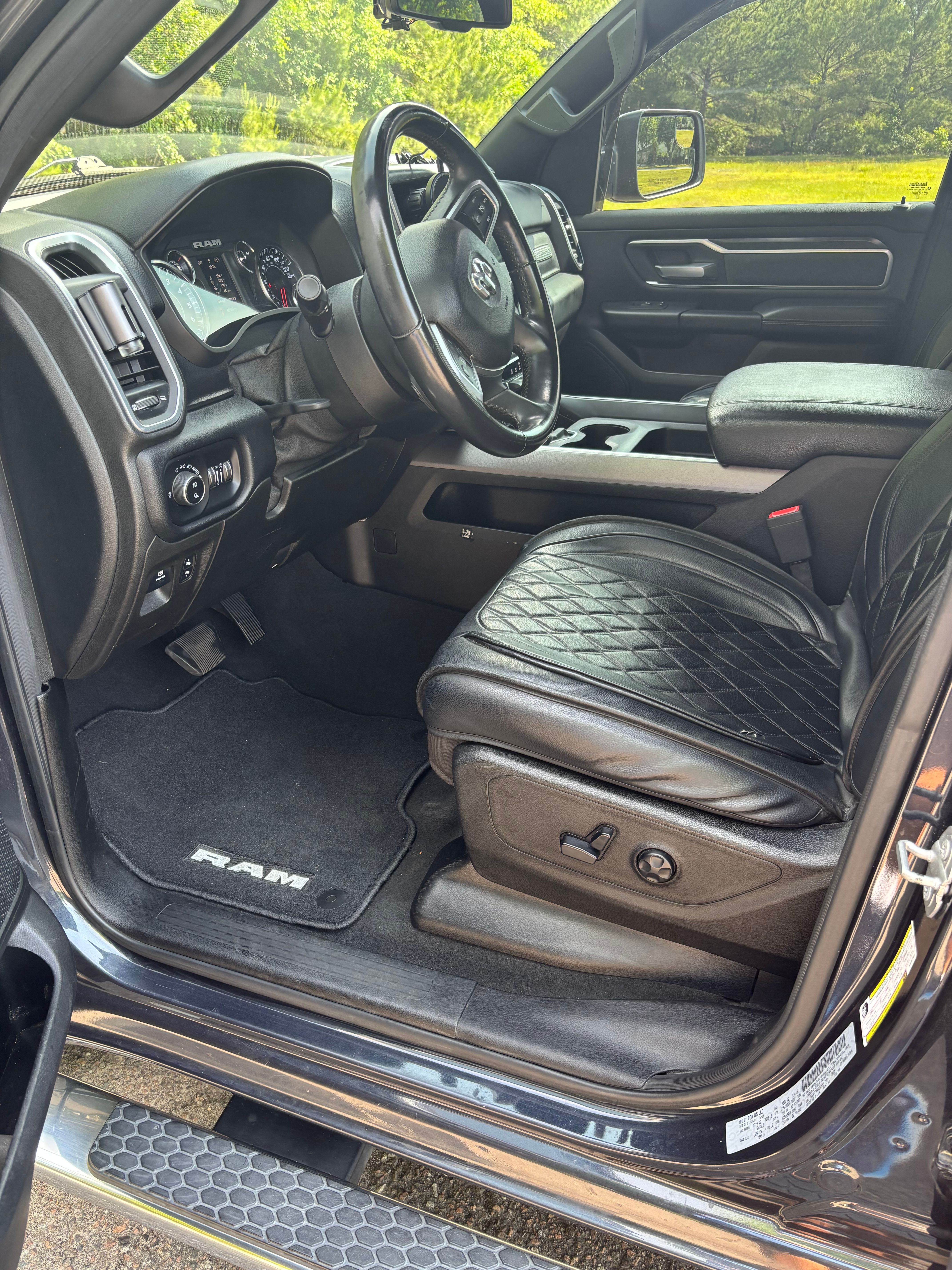 Used 2019 RAM 1500 Big Horn AWD/4WD image 11