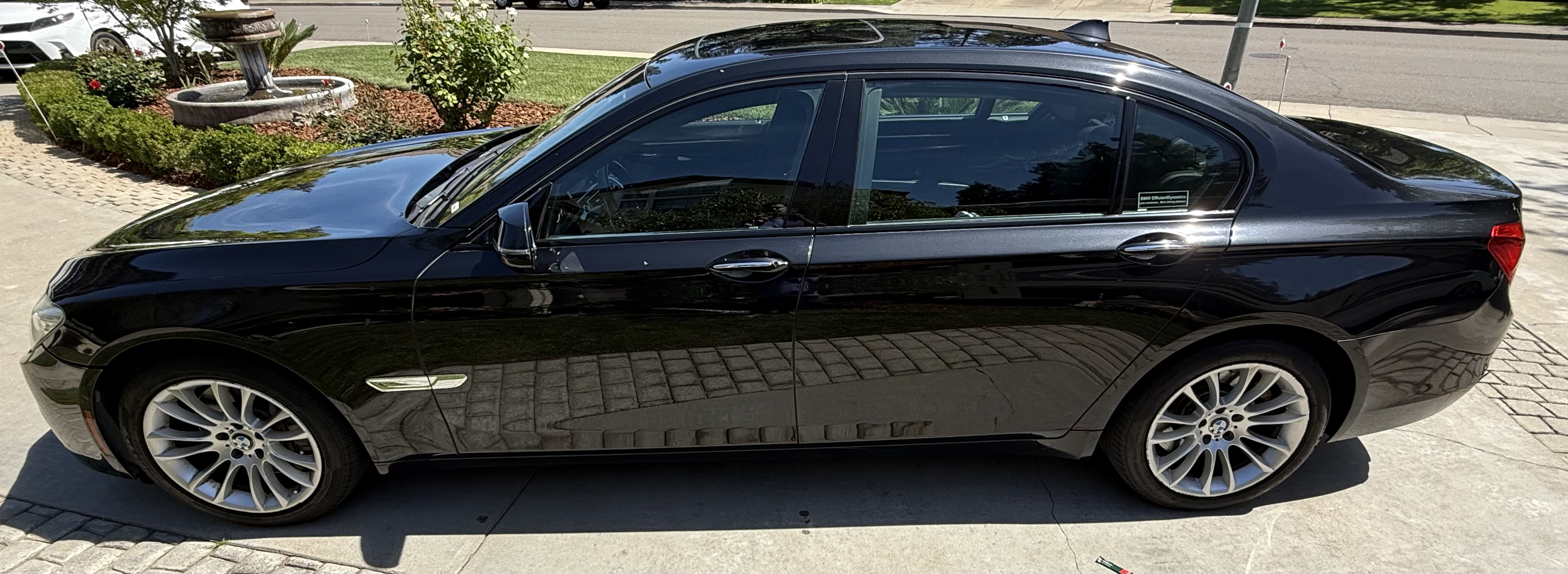 Used 2014 BMW ALPINA B7 RWD image 1