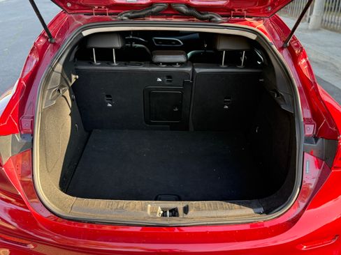 Used 2018 INFINITI QX30 image 8