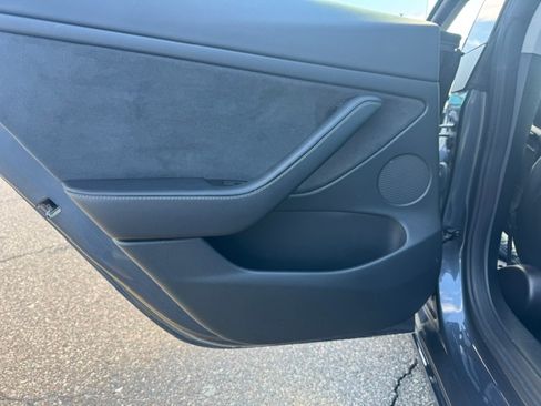 Used 2022 Tesla Model 3 Long Range image 11