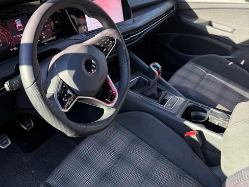 Used 2022 Volkswagen GTI SE image 5