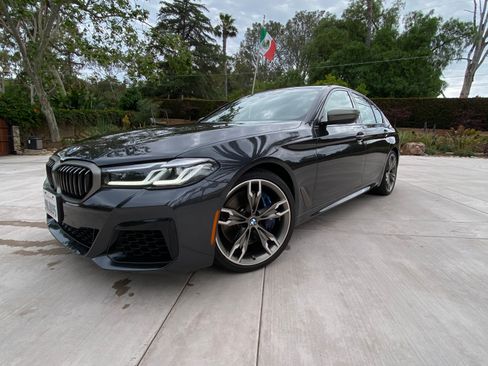 Used 2022 BMW M550i xDrive w/ Premium Package image 6