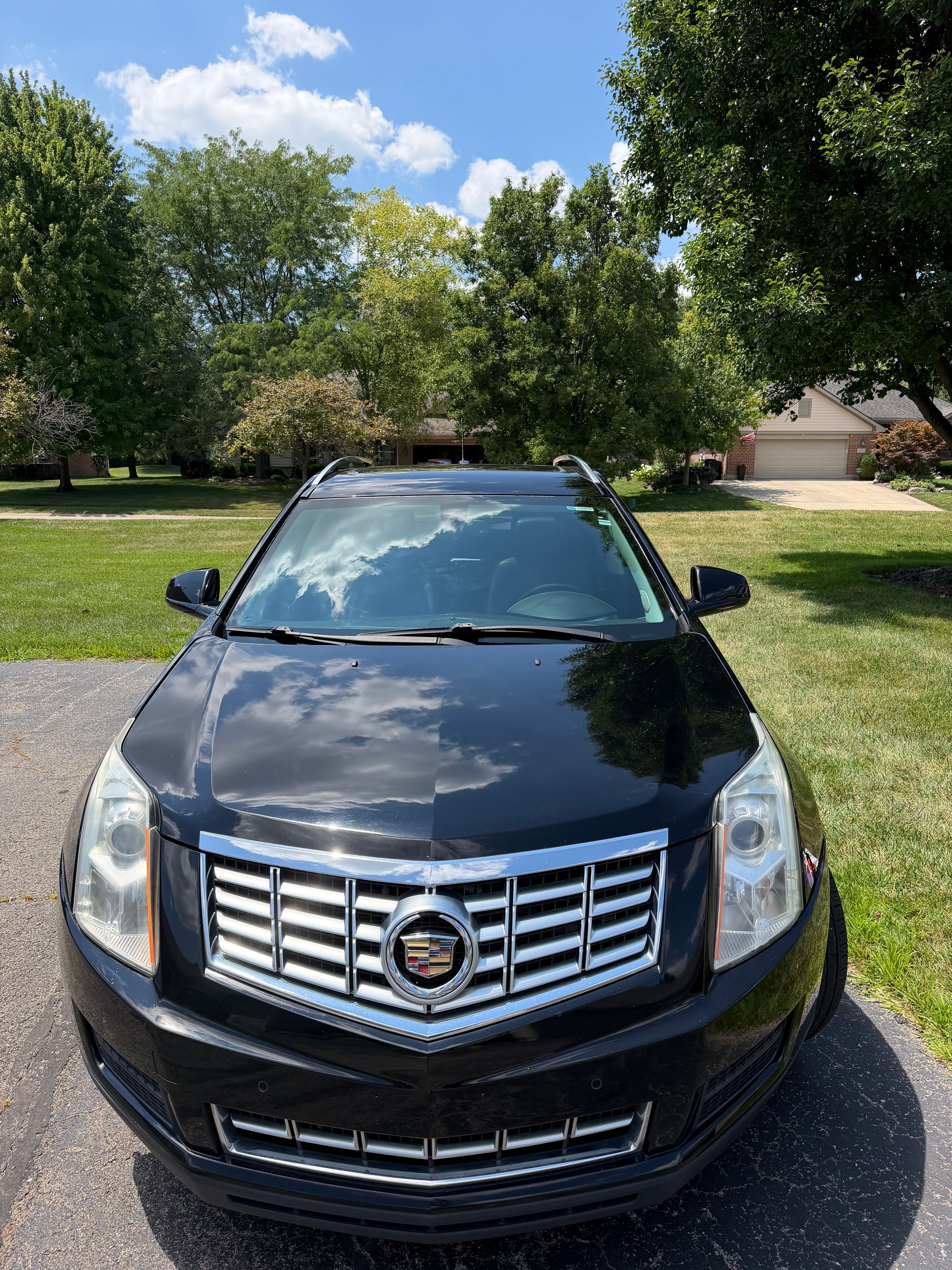 Used 2016 Cadillac SRX Luxury FWD image 1