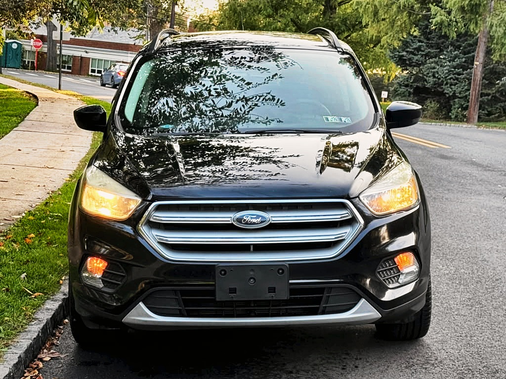 Used 2018 Ford Escape SE AWD/4WD image 1