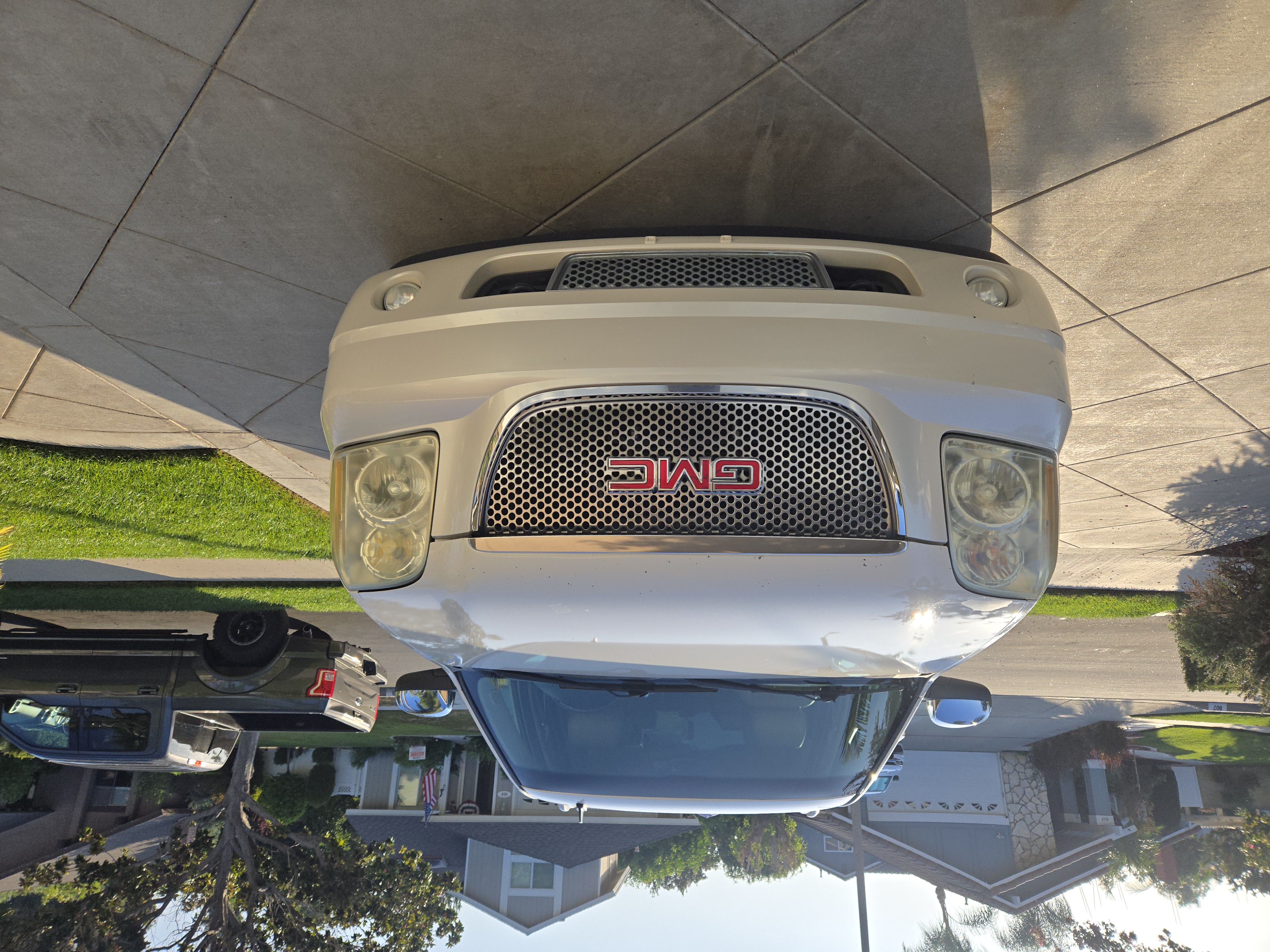 Used 2013 GMC Yukon XL Denali AWD/4WD image 5