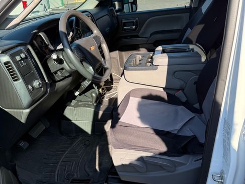 Used 2019 Chevrolet Silverado 2500 W/T w/ WT Convenience Package image 9