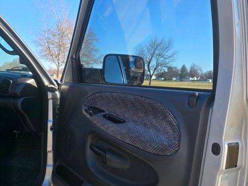 Used 2001 Dodge Ram 2500 Truck 4x4 Quad Cab image 16