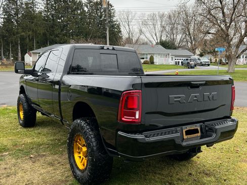 Used 2025 RAM 2500 Laramie image 8