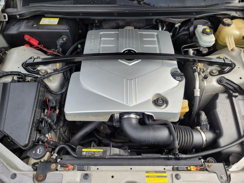 Used 2004 Cadillac SRX w/ Preferred Equipment Group image 24