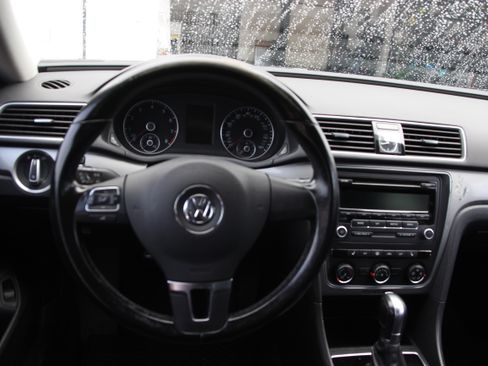 Used 2015 Volkswagen Passat 1.8T Wolfsburg Edition image 21