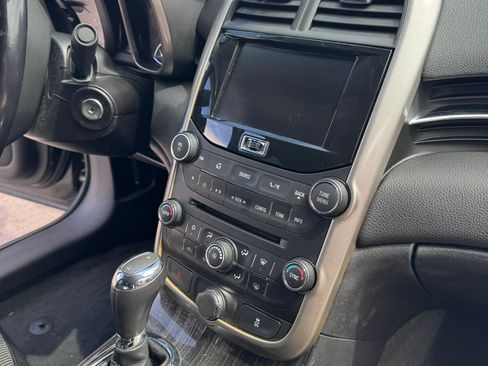 Used 2015 Chevrolet Malibu LT FWD image 14