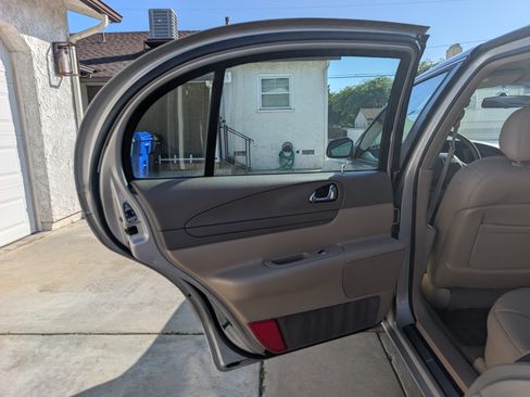 Used 1999 Lincoln Continental image 14