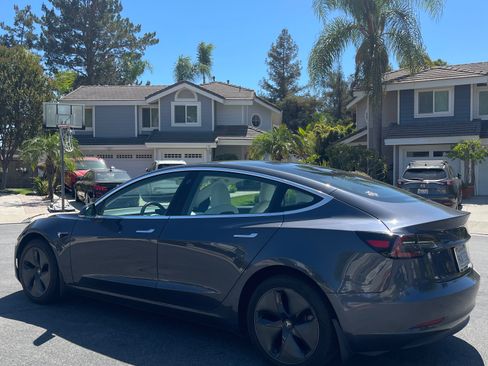 Used 2019 Tesla Model 3 RWD image 8