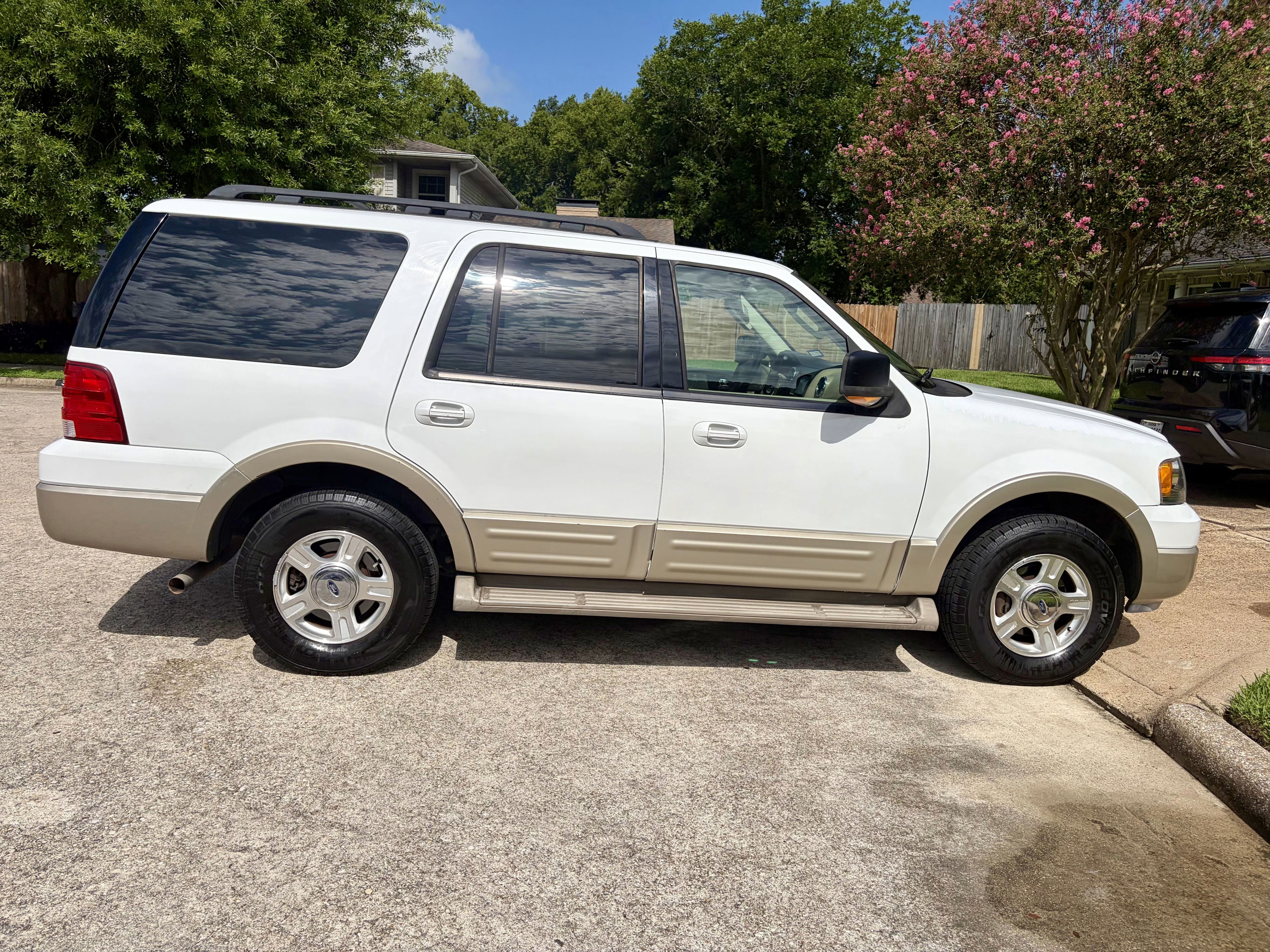 Used 2005 Ford Expedition Eddie Bauer RWD image 5
