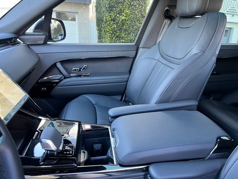 Used 2025 Land Rover Range Rover Sport Dynamic SE image 26