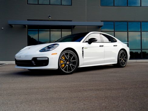 Used 2018 Porsche Panamera Turbo S image 2