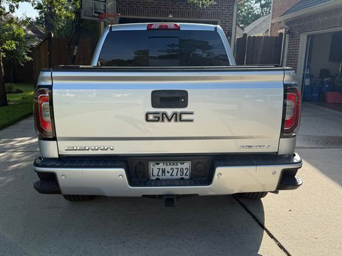 Used 2018 GMC Sierra 1500 Denali w/ Denali Ultimate Package AWD/4WD image 4