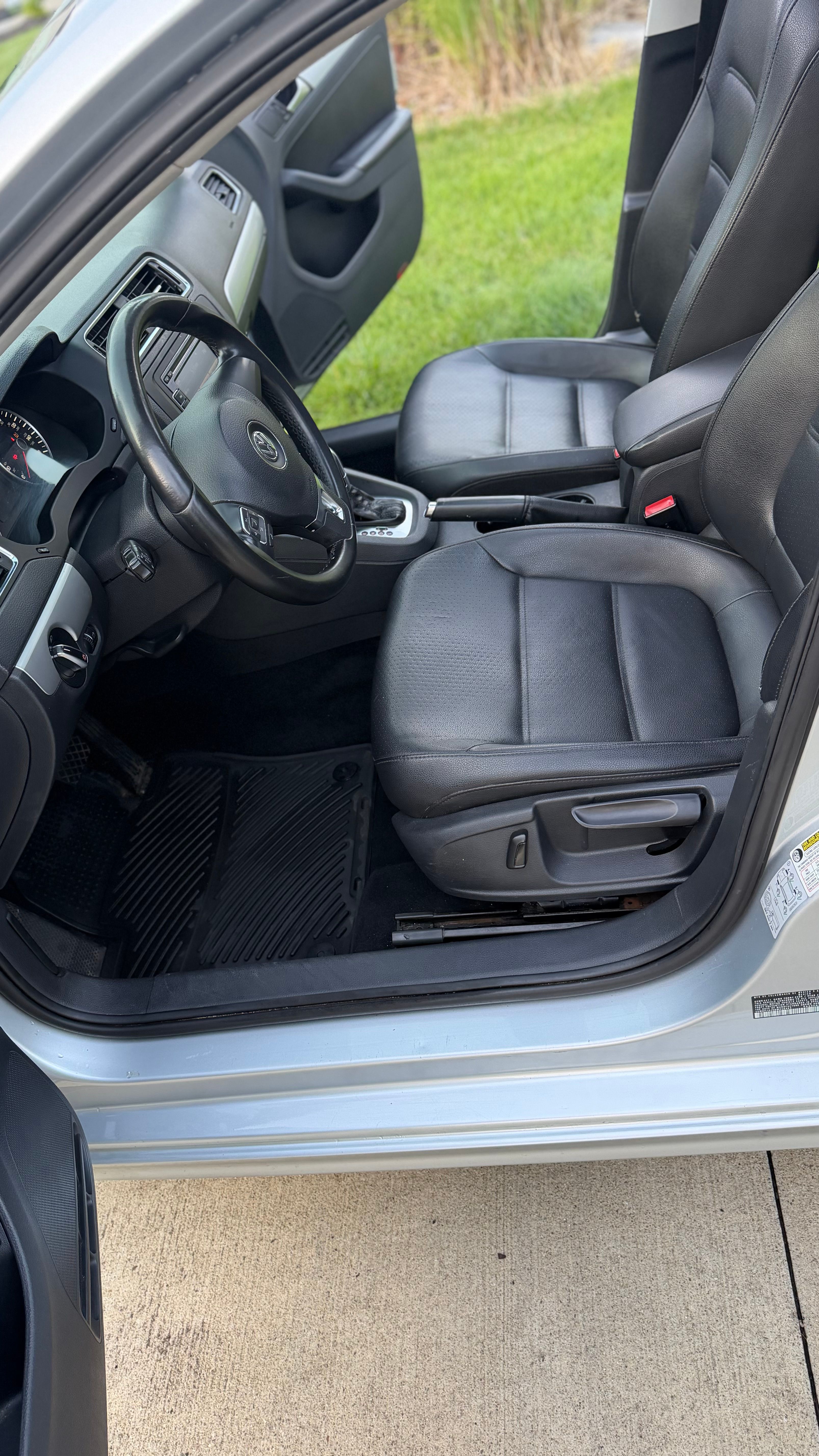 Used 2013 Volkswagen Jetta SE FWD image 15