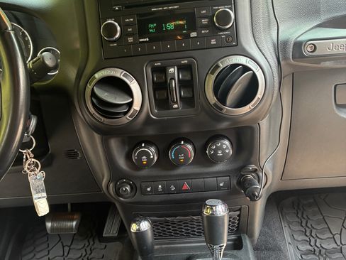 Used 2017 Jeep Wrangler Unlimited Sport w/ Quick Order Package 24S AWD/4WD image 23